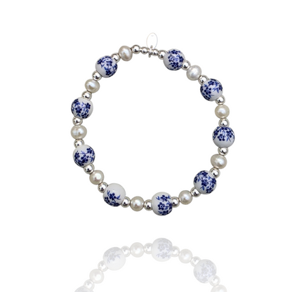 Daphne's Dreamy Pearl Bracelet