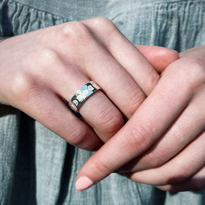 Luna Phases Engraved Ring