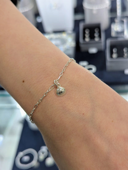 Dainty Mini Shell Bracelet