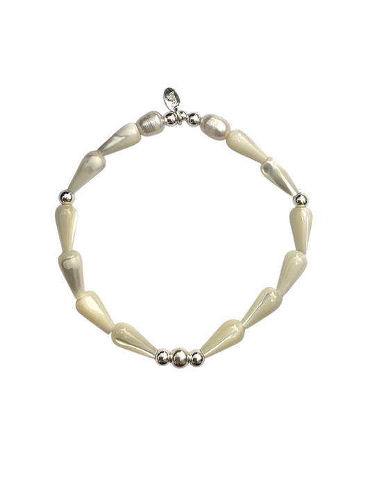 Mother of Pearl Teardrop Bead Bracelet