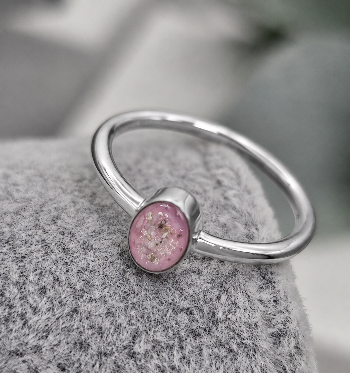 Oval Ashes Ring